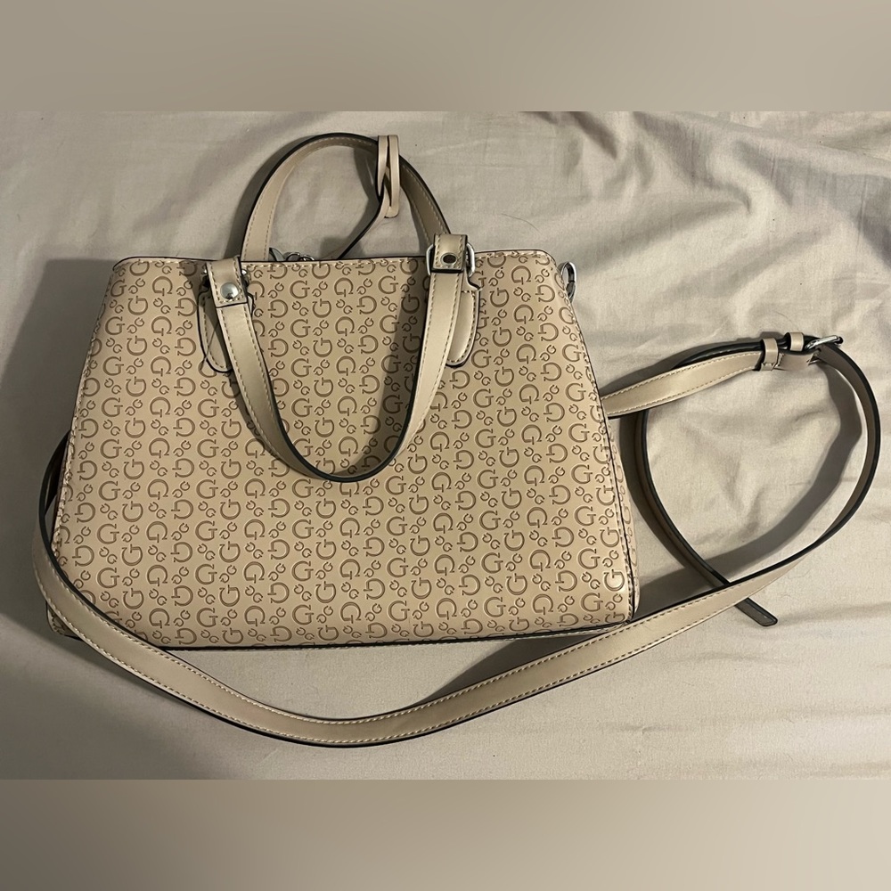 Guess Purse - Picture 4 of 5